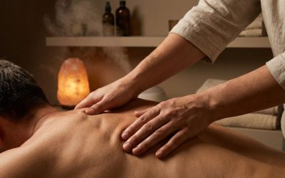 Wat doet een Tuina deelsessie voor gespannen schouders?